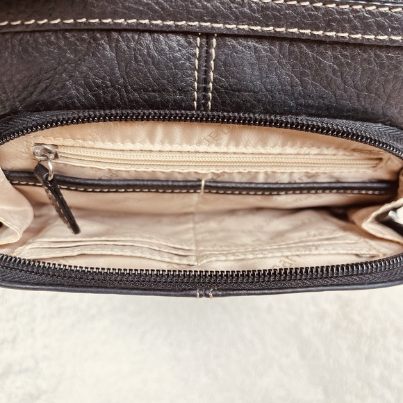 Tignanello Crossbody Shoulder Bag Black Pebbled Leather Organizer Purse Clean - Picture 7 of 11